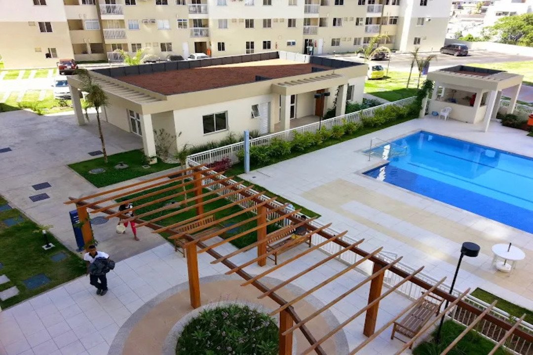 Pergolado e piscina do América Condomínio Clube