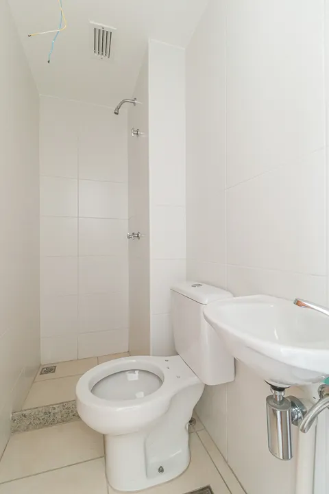 Apartamento 802 no Barra Wave: Banheiro de Serviço, foto 29