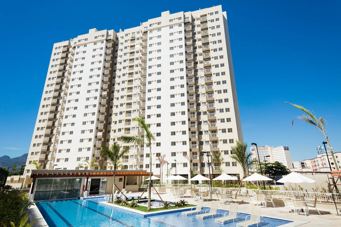 Torre e piscina do Carioca Residencial