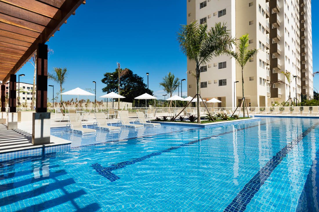 Piscina e deck do Carioca Residencial