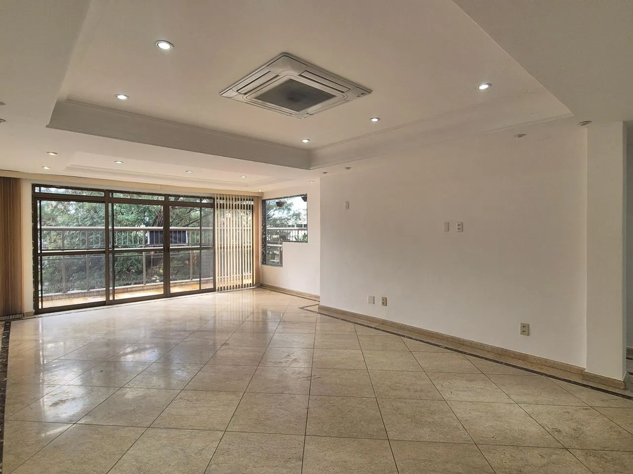 Foto de unidade à venda no Edifício Antônio Ferreira do Reis, 4