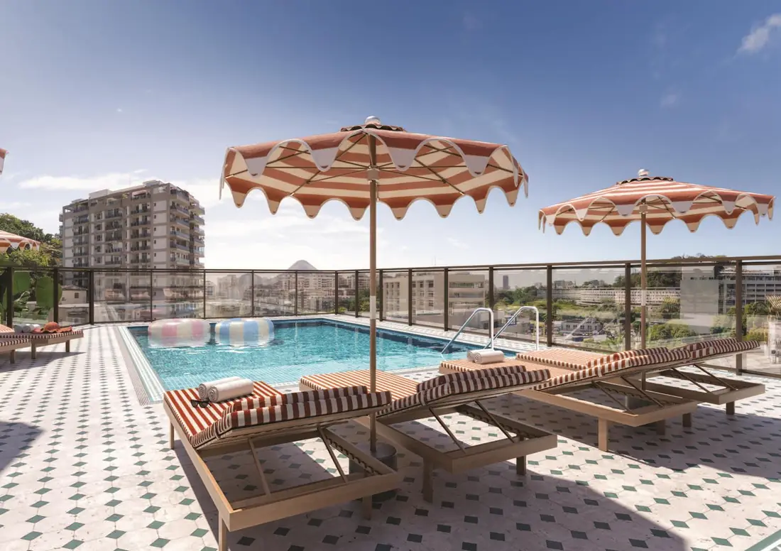 Piscina no rooftop do Gaví Gávea