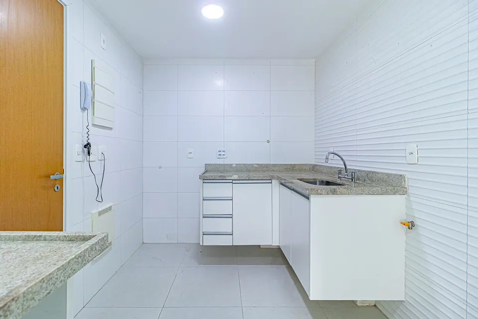 Apartamento 204 no La Fontaine: Cozinha e Área de Serviço, foto 25