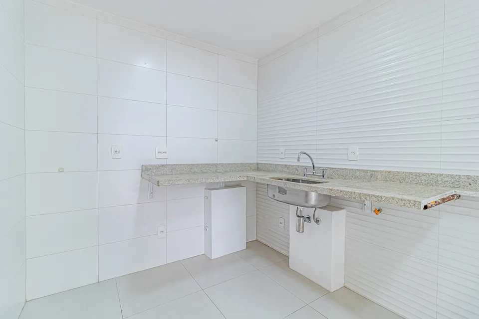 Apartamento 304 no La Fontaine: Cozinha e Área de Serviço, foto 26