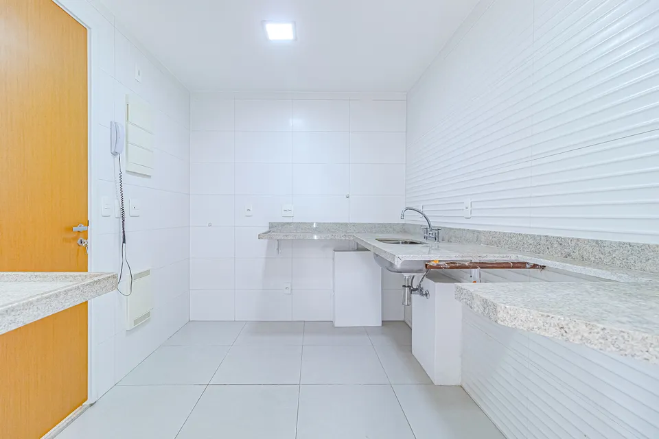 Apartamento 304 no La Fontaine: Cozinha e Área de Serviço, foto 27