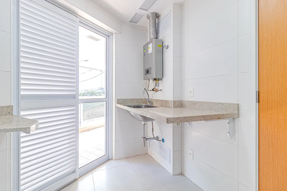 Apartamento 304 no La Fontaine: Cozinha e Área de Serviço, foto 28