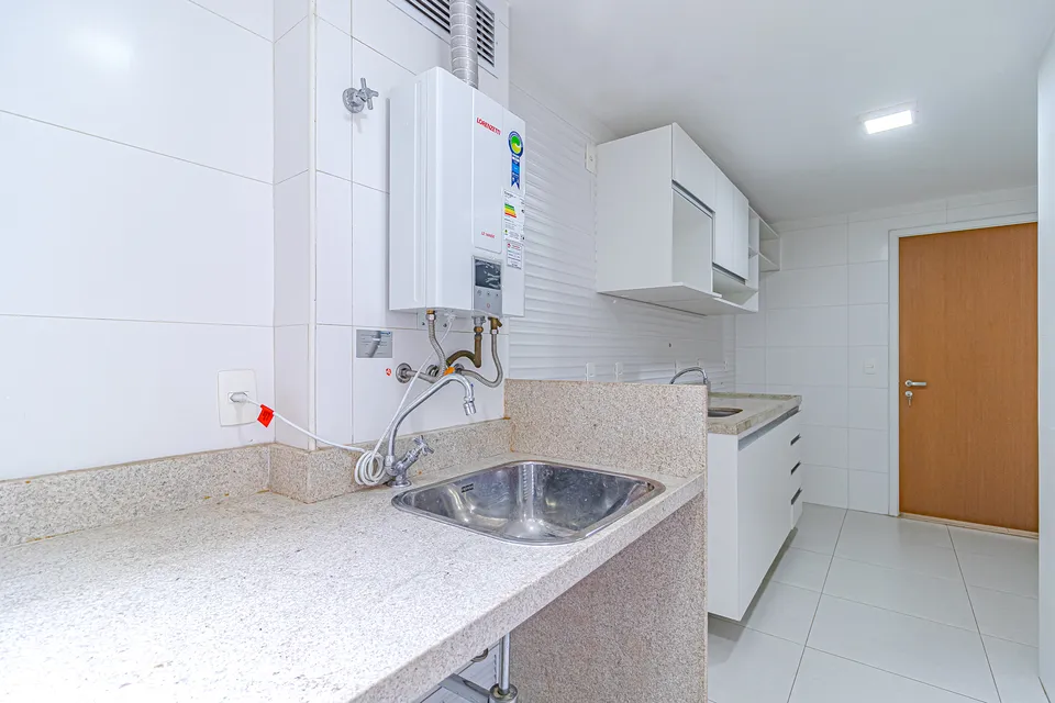 Apartamento 305 no La Fontaine: Cozinha e Área de Serviço, foto 41