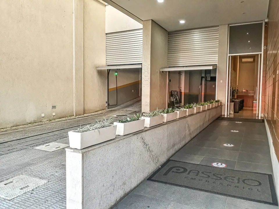 Sala 510 no Passeio Empresarial: Entrada da Garagem e Pedestres, foto 23