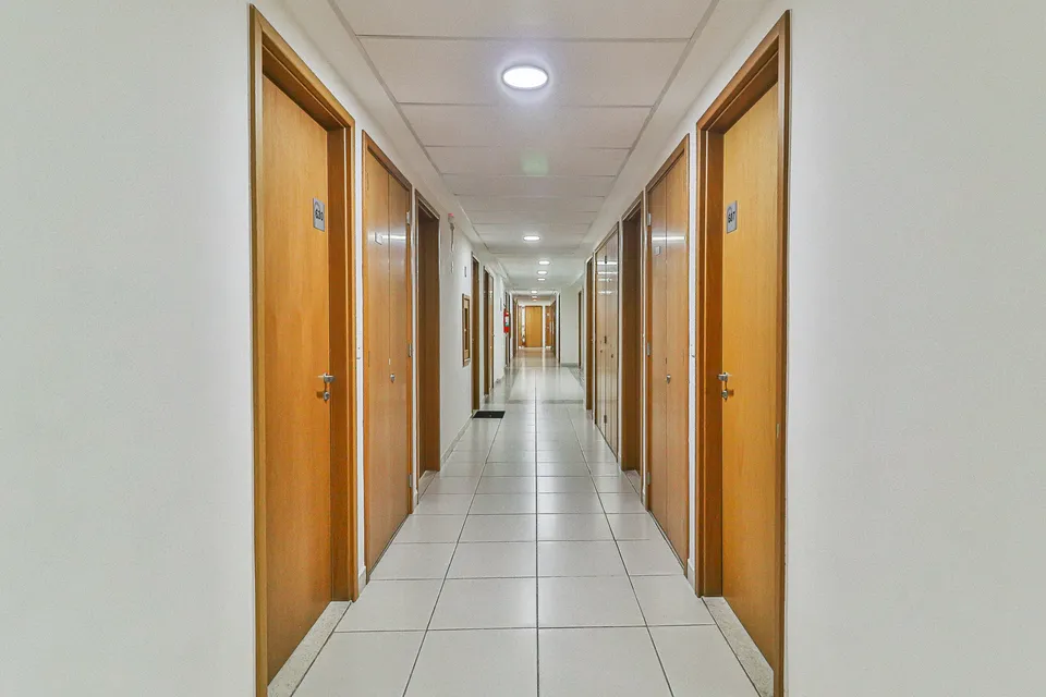 Sala 516 no Passeio Empresarial: Corredor das Salas, foto 3